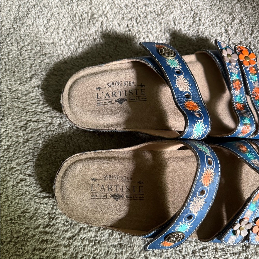 L'ATISTE Blue and Orange Sandals Vibrant Floral Comfort - Picture 2 of 3